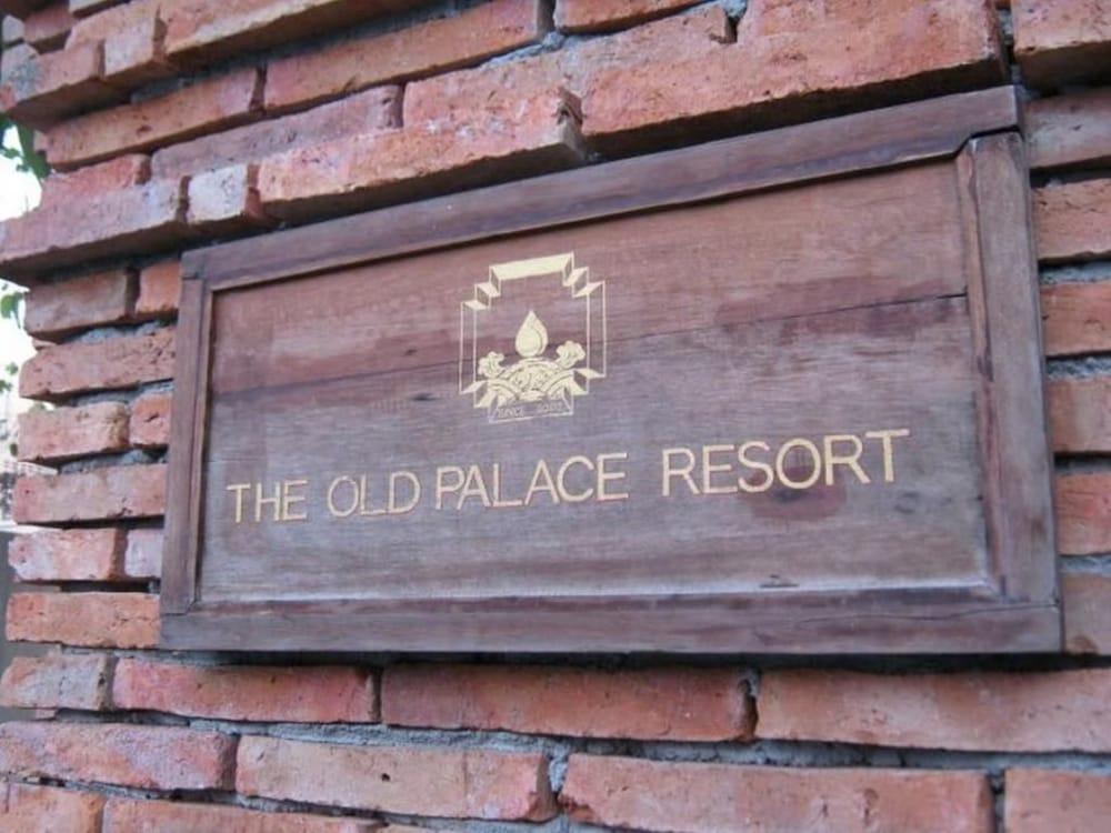 The Old Palace Resort Klong Sa Bua Ayutthaya Bagian luar foto