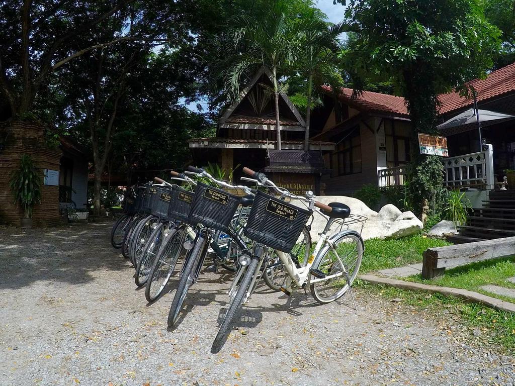 The Old Palace Resort Klong Sa Bua Ayutthaya Bagian luar foto